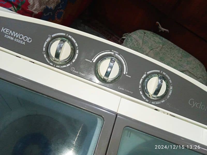 Kenwood washing machine twin tub model number KWM-950SA CYCLONE 2