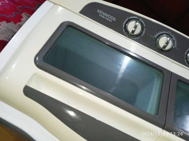 Kenwood washing machine twin tub model number KWM-950SA CYCLONE 5