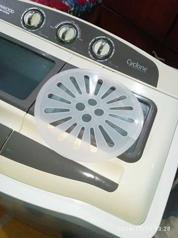 Kenwood washing machine twin tub model number KWM-950SA CYCLONE 6