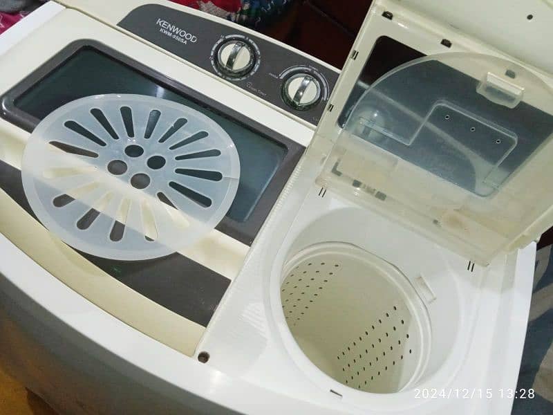 Kenwood washing machine twin tub model number KWM-950SA CYCLONE 7