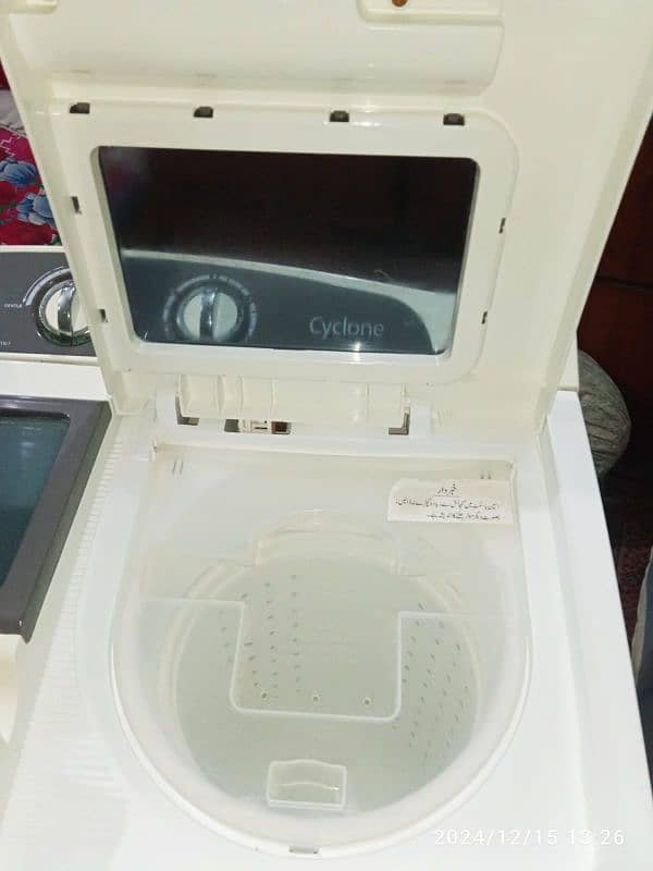 Kenwood washing machine twin tub model number KWM-950SA CYCLONE 11