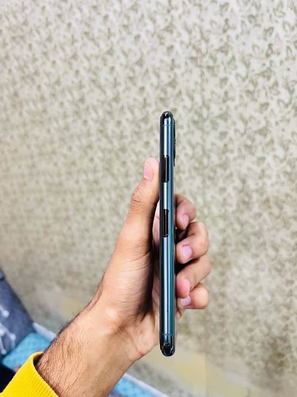 iphone 11 pro max  pta approved 86health 256gb waterpack 0319718743 3