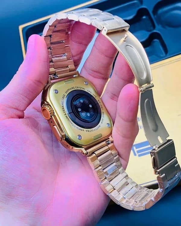 GD9 Ultra Golden Edition Smartwatch 1