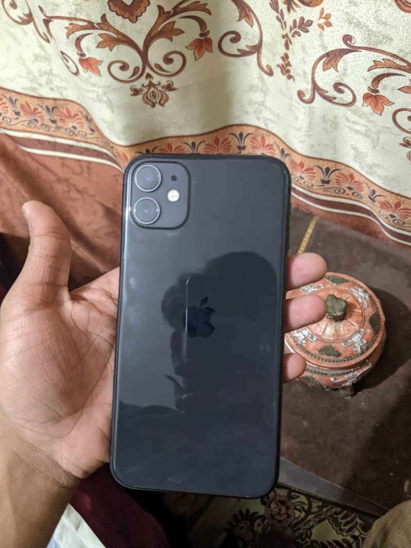 Iphone 11 brand new 3