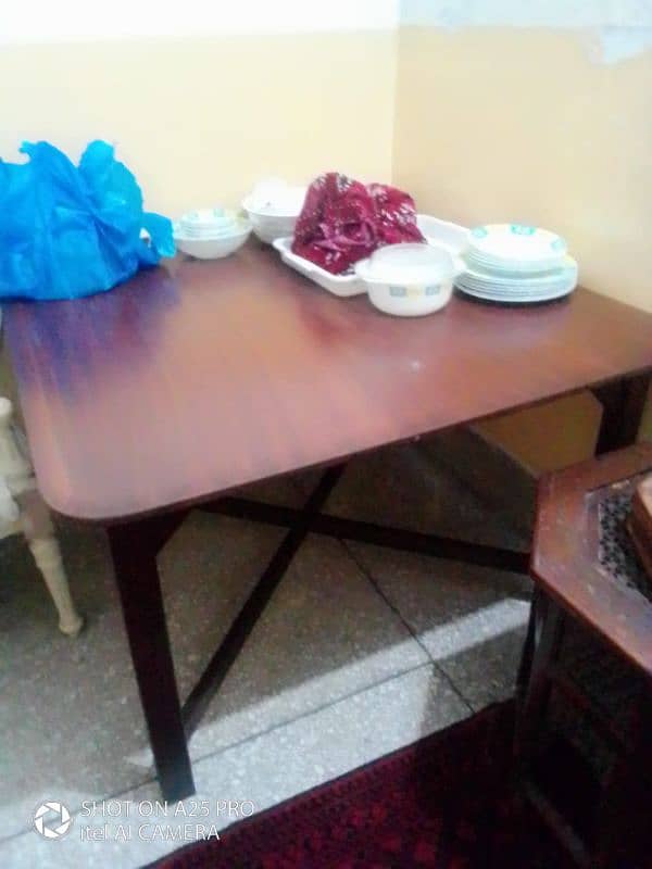 Dining table for sale 0