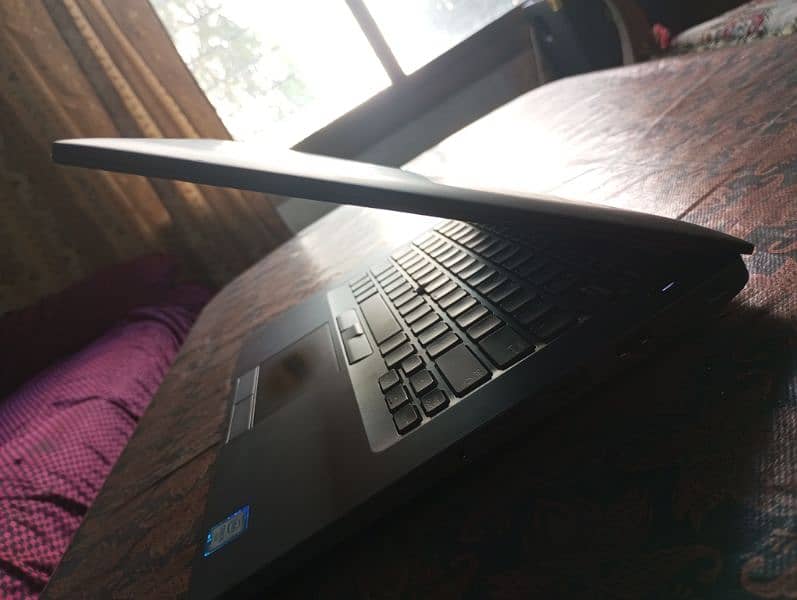 Dell Laptop Latitude 7480 i5 6th Generation 3