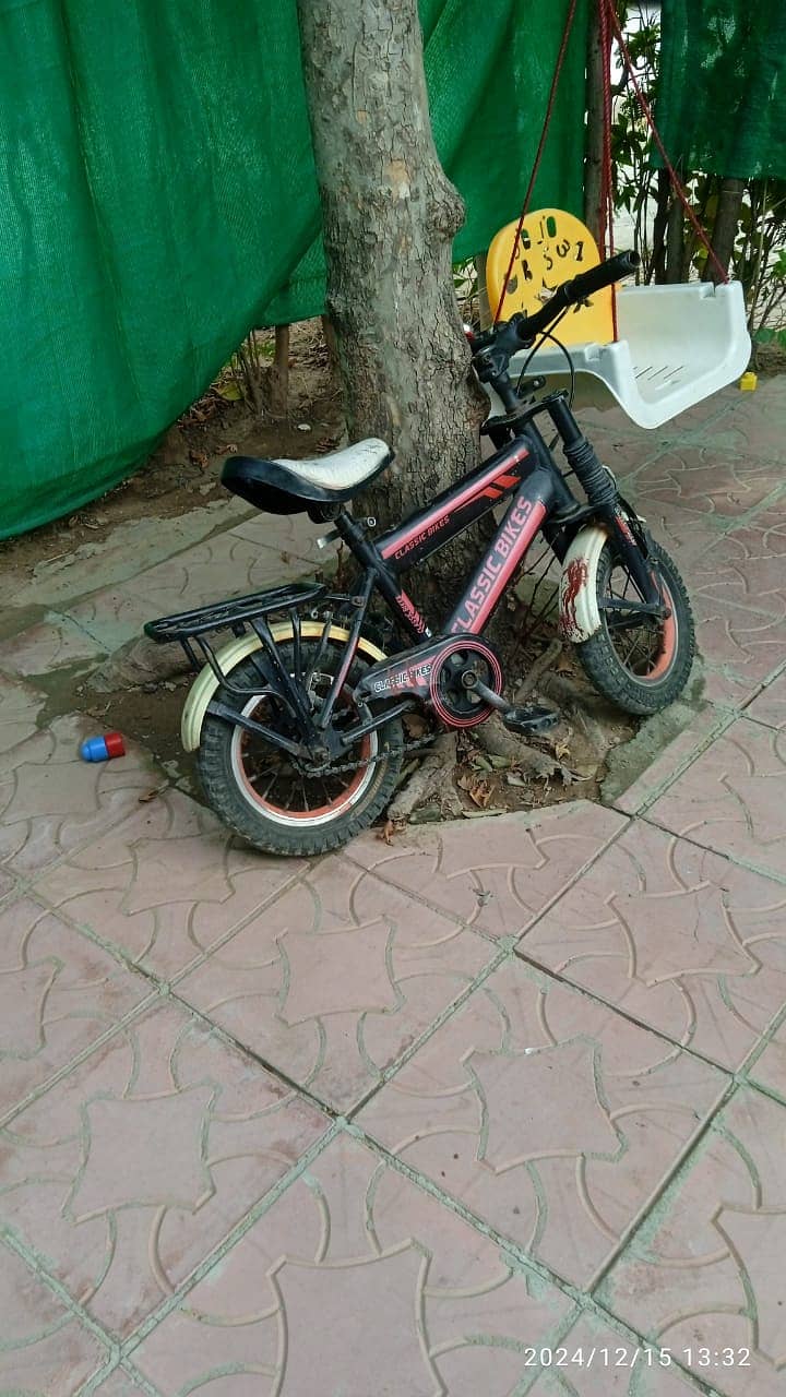 03155134311 Two kids cycle for sale one for boy and one for girl 4