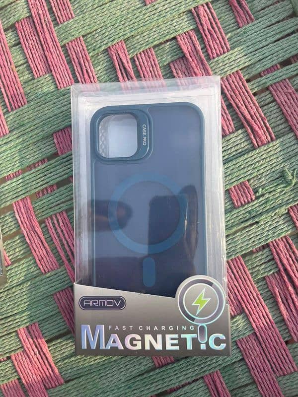 iphone 11 magnetic cover 0