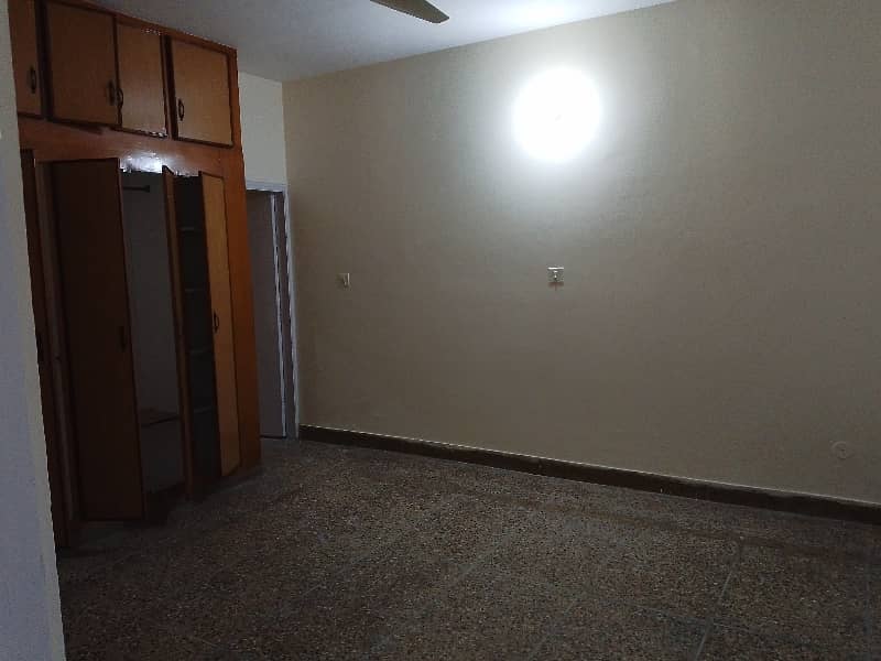 4 bed Upper portion available for rent in i8  near to markz 10