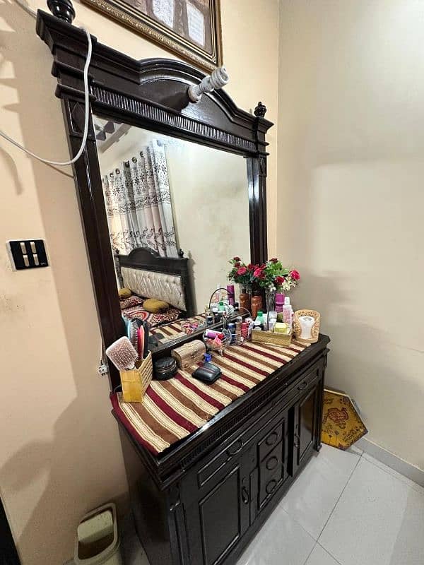 dressing table 3