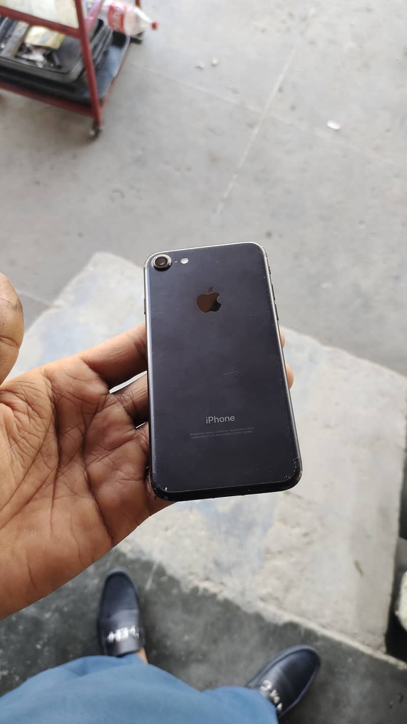 IPHONE 7 NON PTA 3