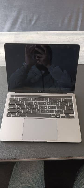 Macbook Pro 2020 icloud Lock 2