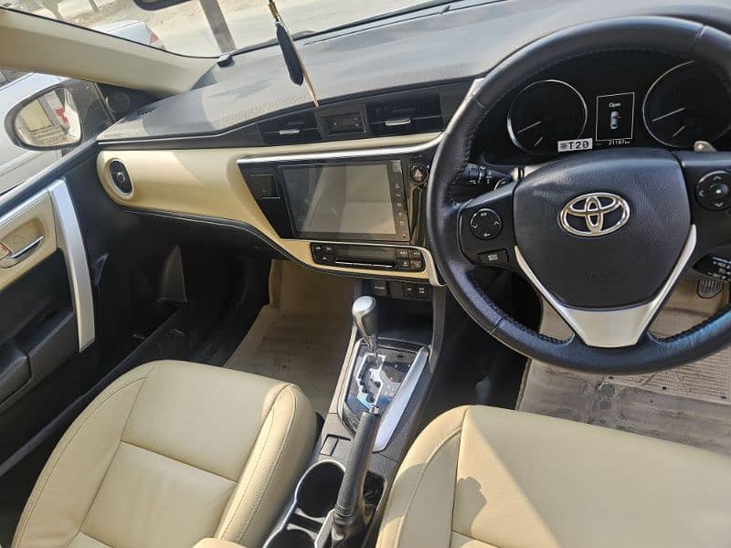 Toyota Altis Grande 2024 biege Room 7