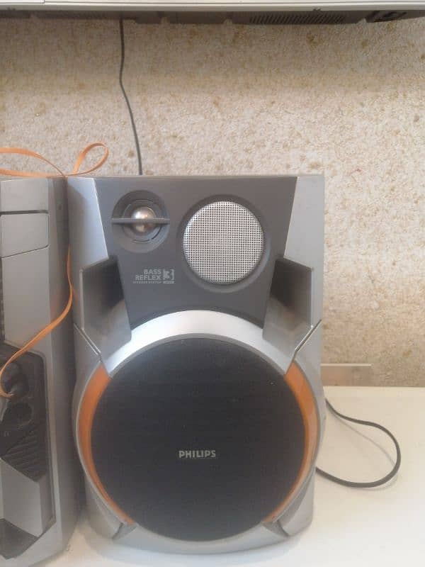 MUSIC SYSTEM 3