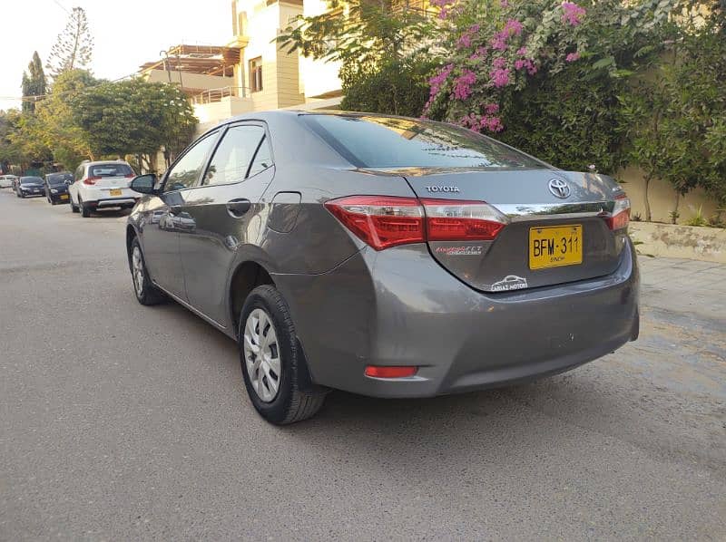 Toyota Corolla GLI 1.3 2016 (Automatic) 5