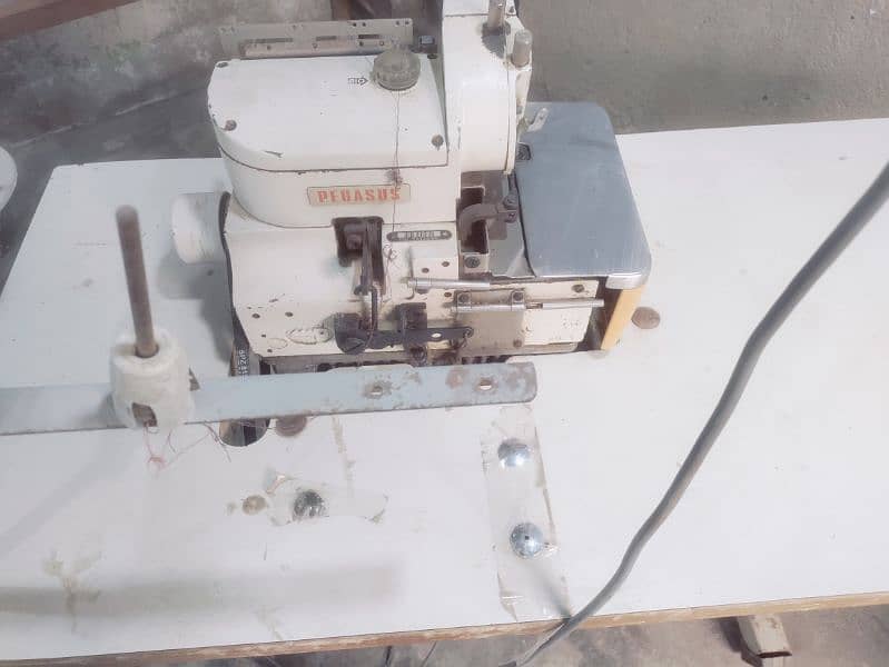 Overlock/Flatlock Machine 1