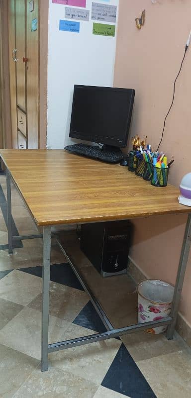 Study table 0