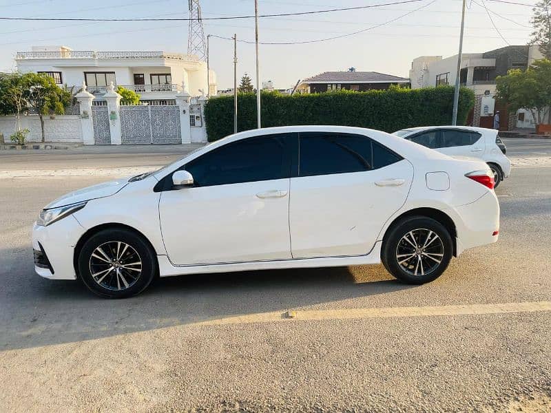 Toyota Corolla Altis 2017 4