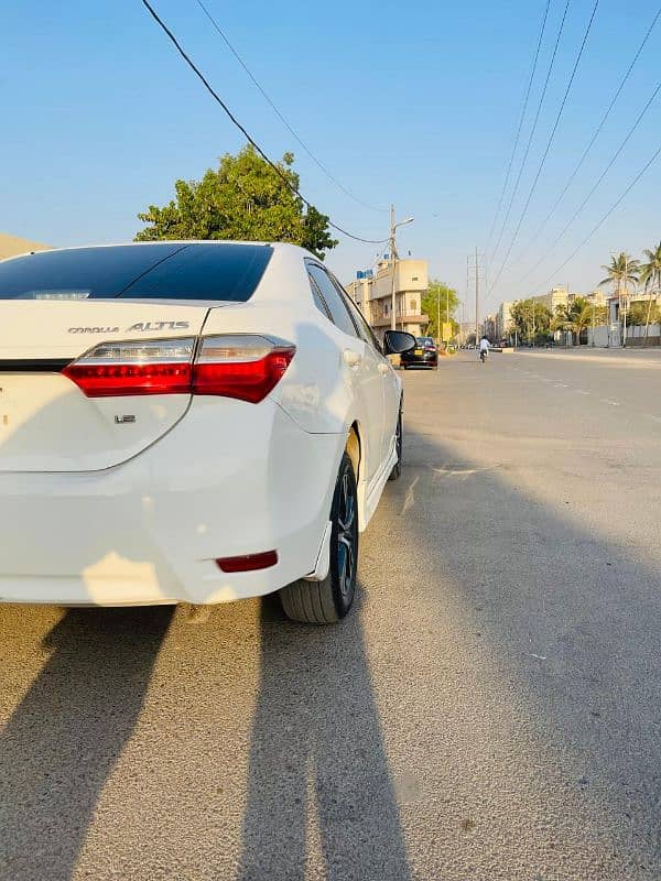 Toyota Corolla Altis 2017 5