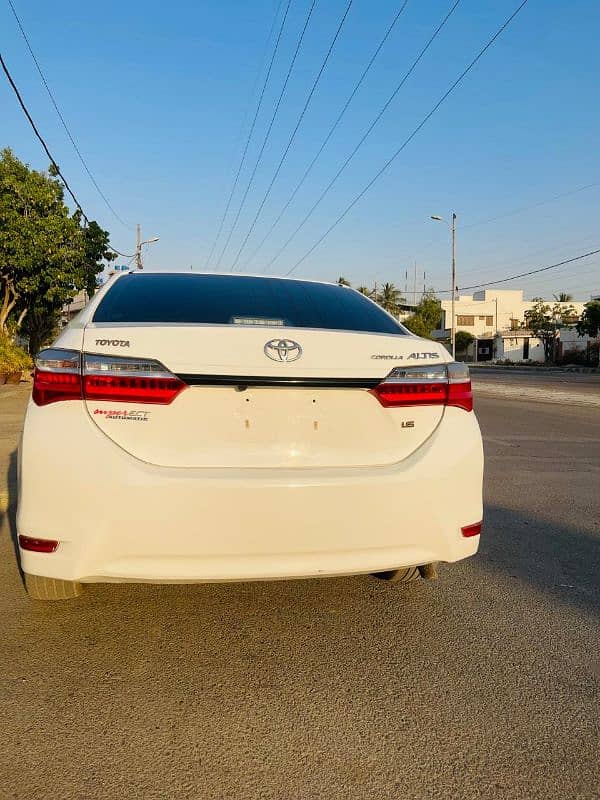 Toyota Corolla Altis 2017 6