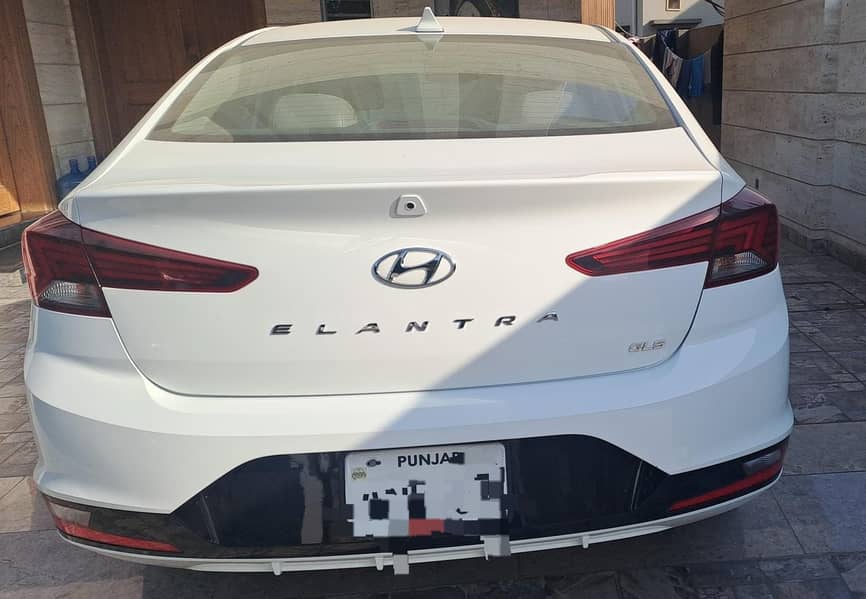 Hyundai Elantra 2023 GLS 1