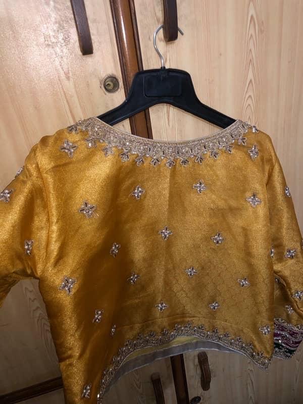 Mehndi lehnga 1