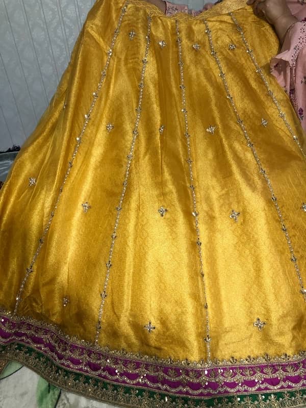 Mehndi lehnga 4