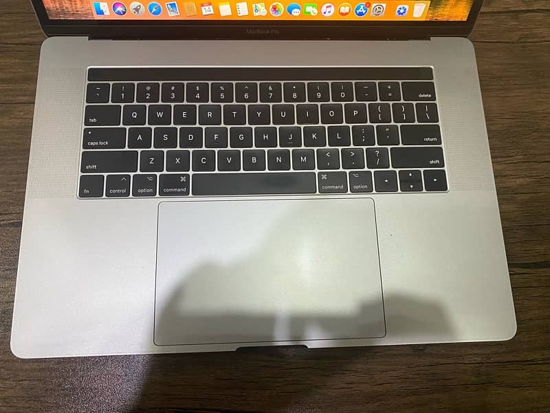 Macbook Pro 2017 15” 4gb graphics 16gb ram 1