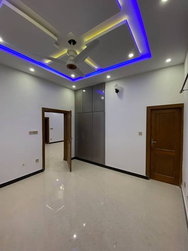 F-17 Multi 30*60 Portion Available For Rent 0