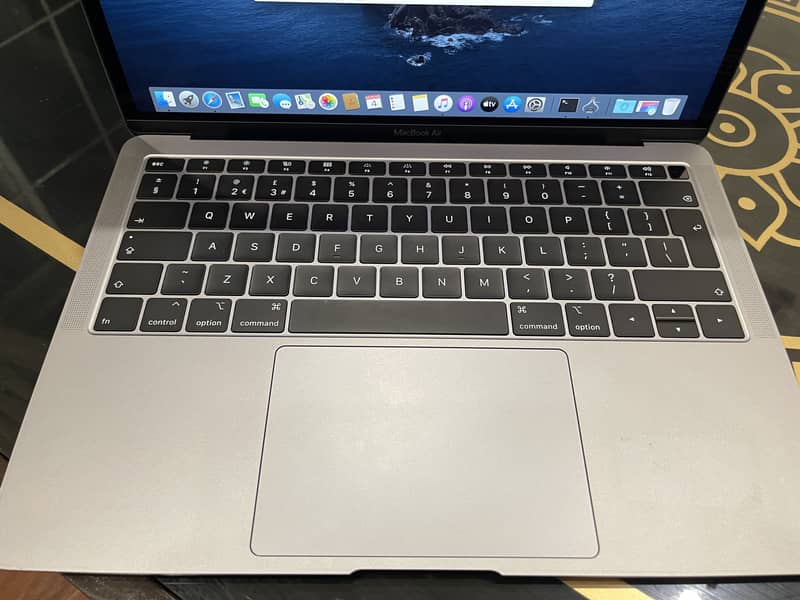 Apple Laptop Macbook Air 2019, Core i5, 256GB SSD, 8GB Ram,13 Inches 2