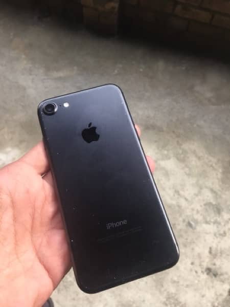 iphone 7 128gb pta approved 25,000 3