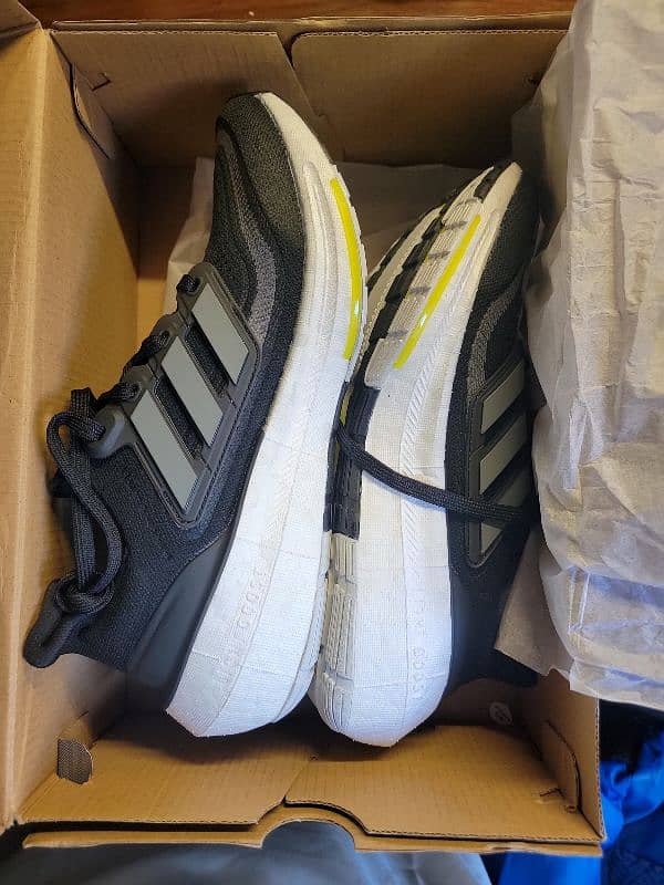 Brand New Adidas Ultra boost 23 light with box brand new 2