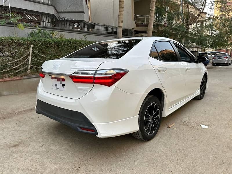 Toyota Corolla Altis 2022 4