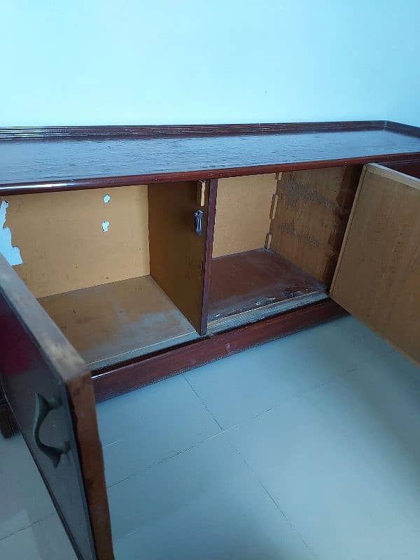 Old storage cabinet / storage compartment 1