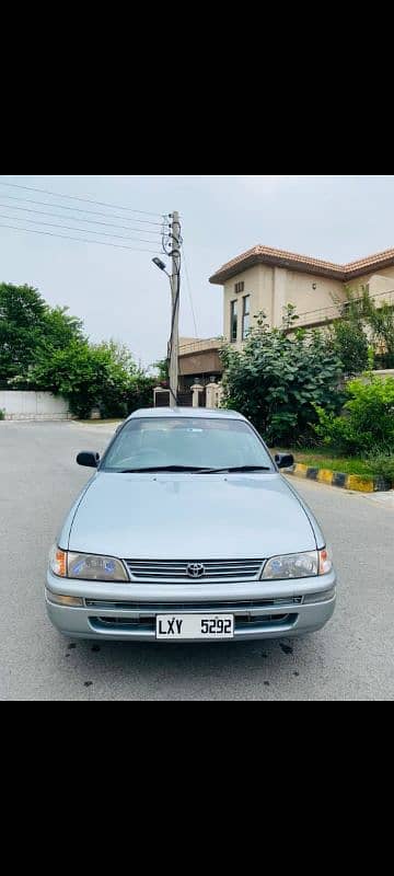 Toyota Corolla XE 2001 0