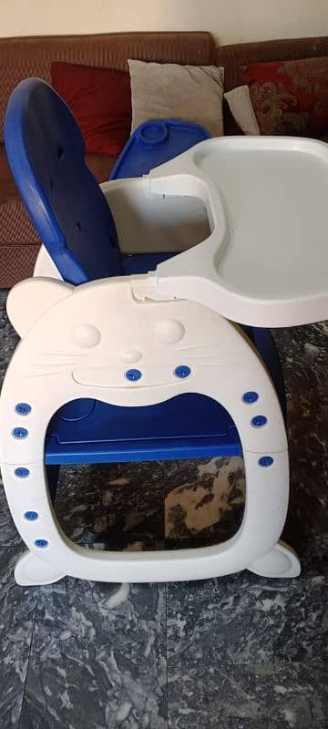 High Chair in good condition for sale 0