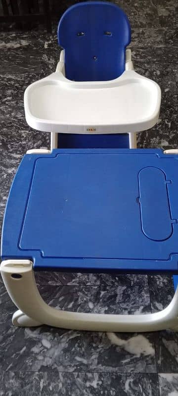 High Chair in good condition for sale 2