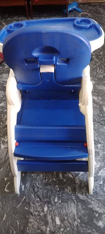 High Chair in good condition for sale 3