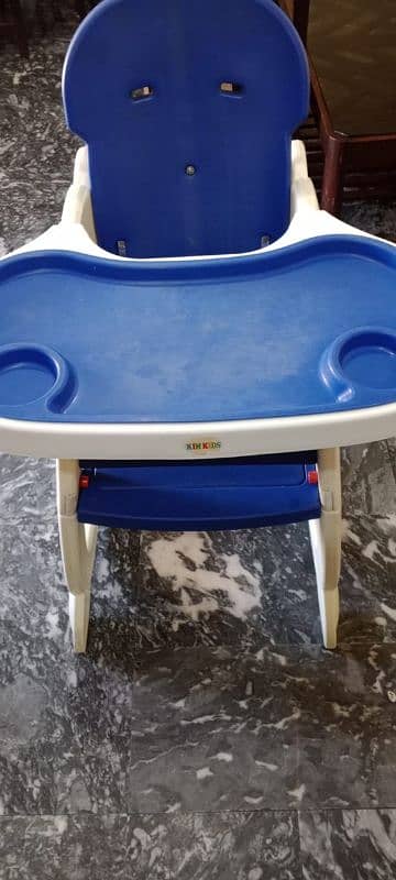 High Chair in good condition for sale 5