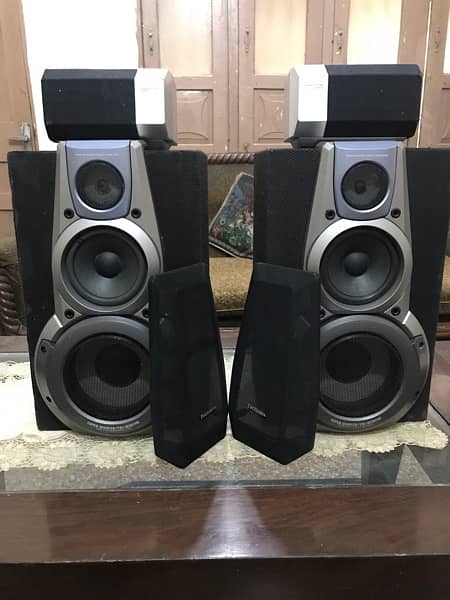 Technics  speaker  with Suround 4