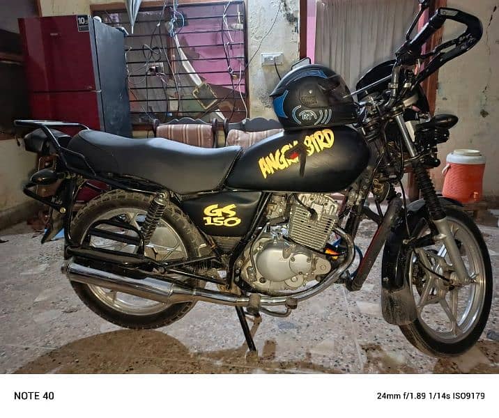 *Suzuki  GS 150 SE  ( Model  2022 ) total genuine* 2