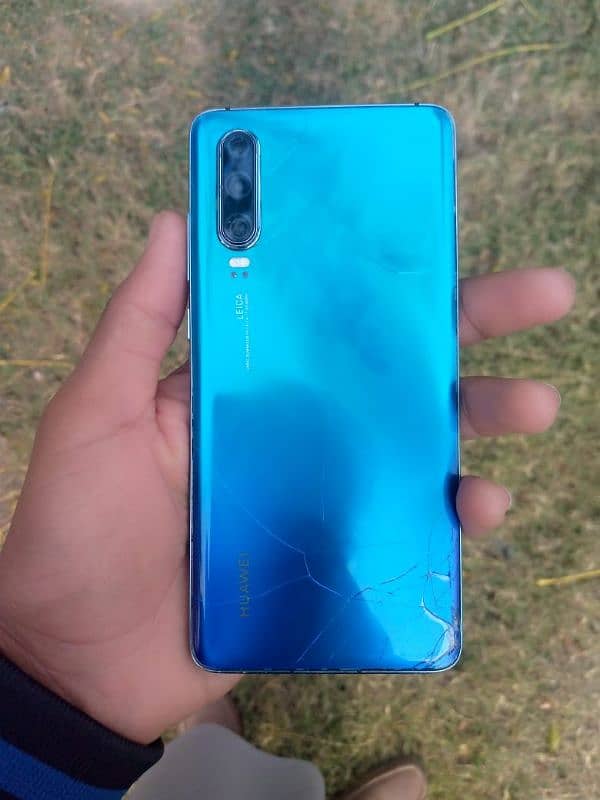 Huawei p30 pta approved Dual sim & back broken baki all okay 1