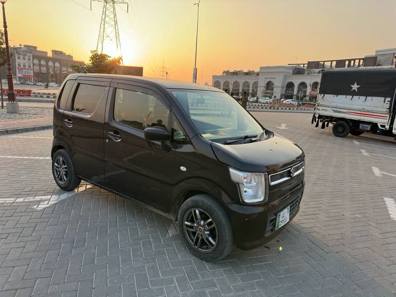 Suzuki Wagon R 2017 3