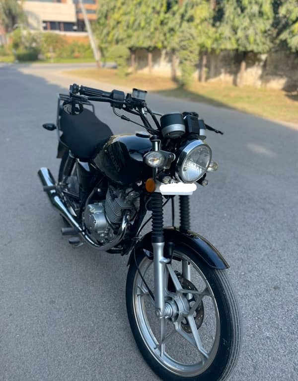 Suzuki GS 150 2022 Model 3