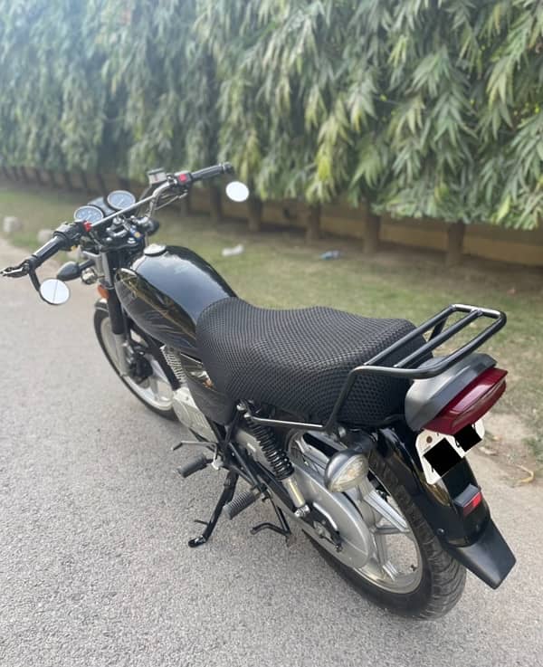 Suzuki GS 150 2022 Model 5