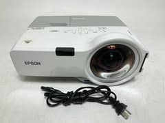 projector model H330A