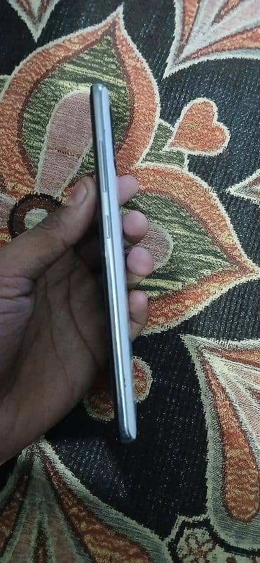 Samsung A51 WITH BOX AND CHARGER 6/128 WITH DISPLAY FINGERPRINT 4