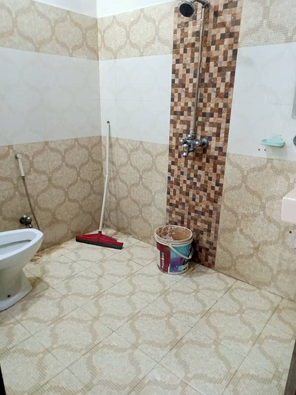 5 marla lower portion for rent in KB Colony near lums dha lhr 2