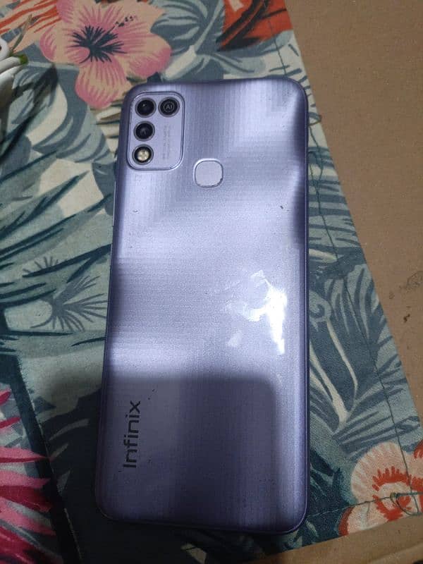 INFINIX HOT 11 PLAY. 1 HANDED USED WITH CARE 2