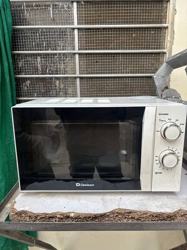 Brand new dawlance microwave oven 0